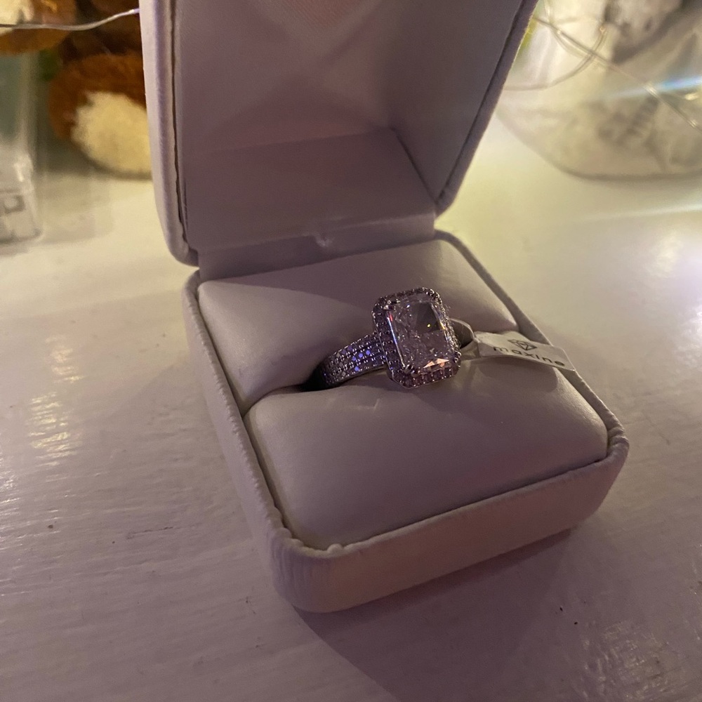 Maxine 925 Silver Ring With Simulated Diamond Siz… - image 2